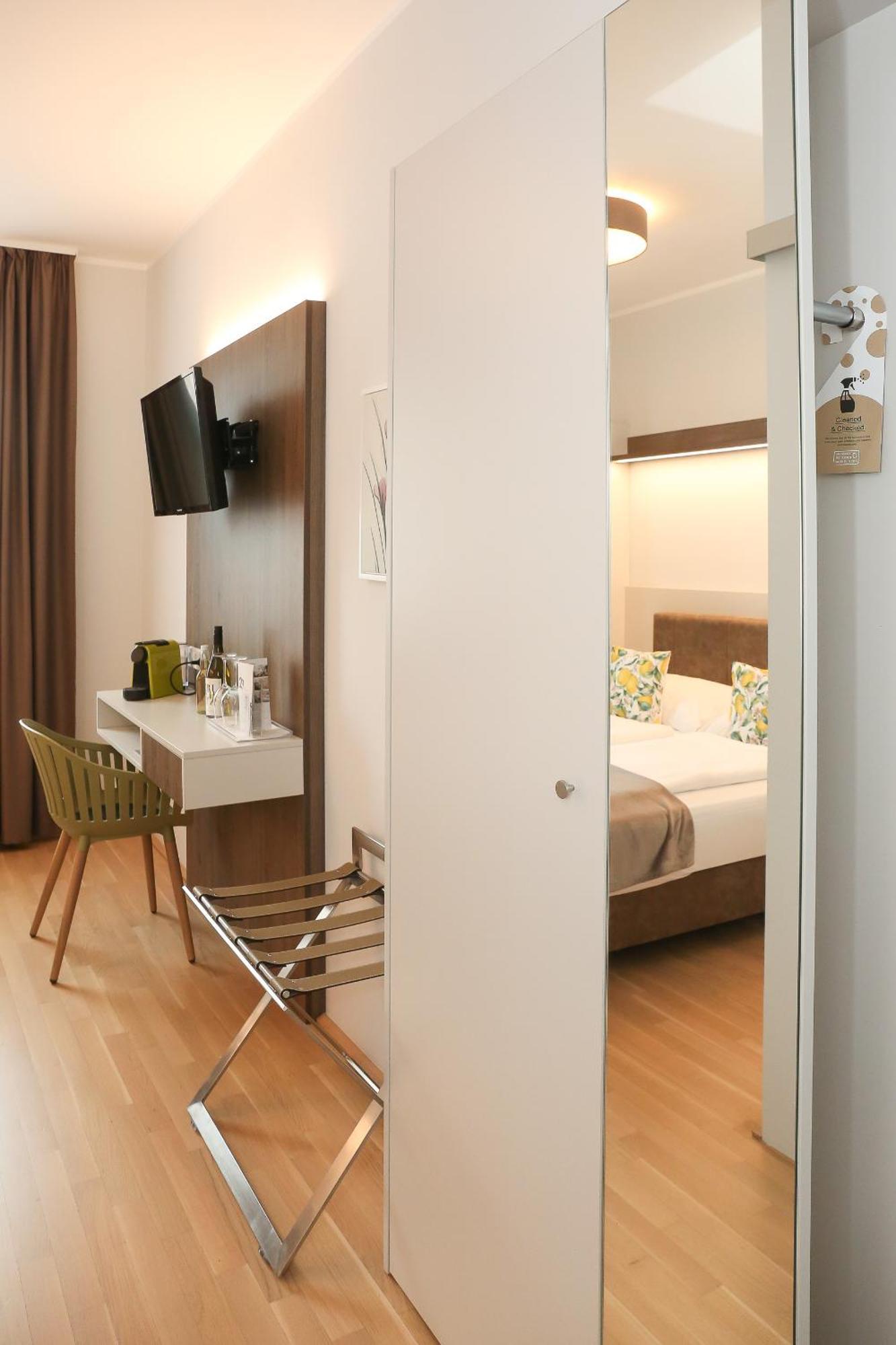 23-Hotel Schwadorf bei Wien Eksteriør billede